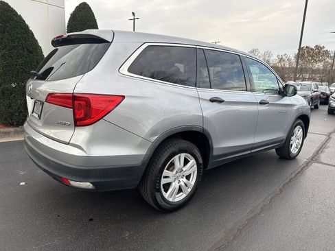 Used 2017 Honda Pilot LX image 13