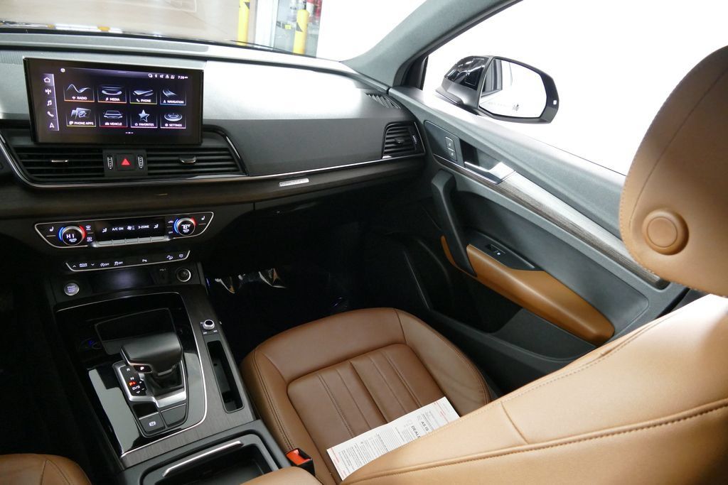 Used 2021 Audi Q5 2.0T Premium AWD/4WD image 27