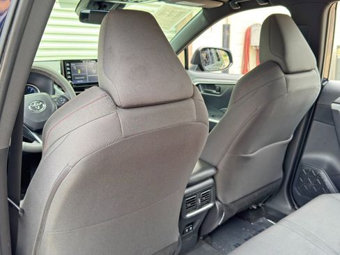 Used 2021 Toyota RAV4 SE w/ Weather & Moonroof Package AWD/4WD image 32
