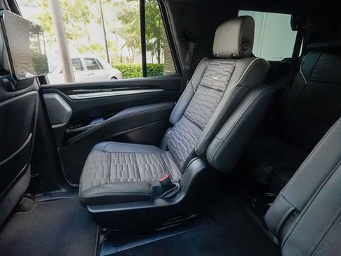 Used 2025 Cadillac Escalade Sport Platinum w/ LPO, ONYX Package image 81