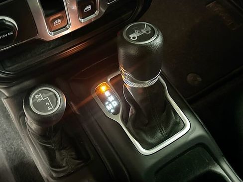 Used 2018 Jeep Wrangler Sport S image 18