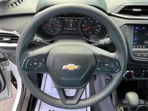 Used 2023 Chevrolet TrailBlazer LT AWD/4WD image 9