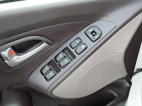 Used 2013 Hyundai Tucson GLS AWD/4WD image 19