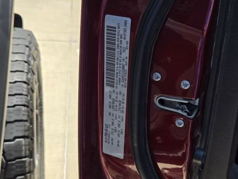 Used 2018 RAM 2500 Tradesman w/ Chrome Appearance Group AWD/4WD image 25