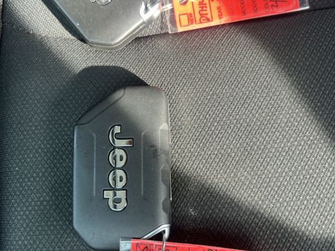 Used 2021 Jeep Wrangler Sport AWD/4WD image 35