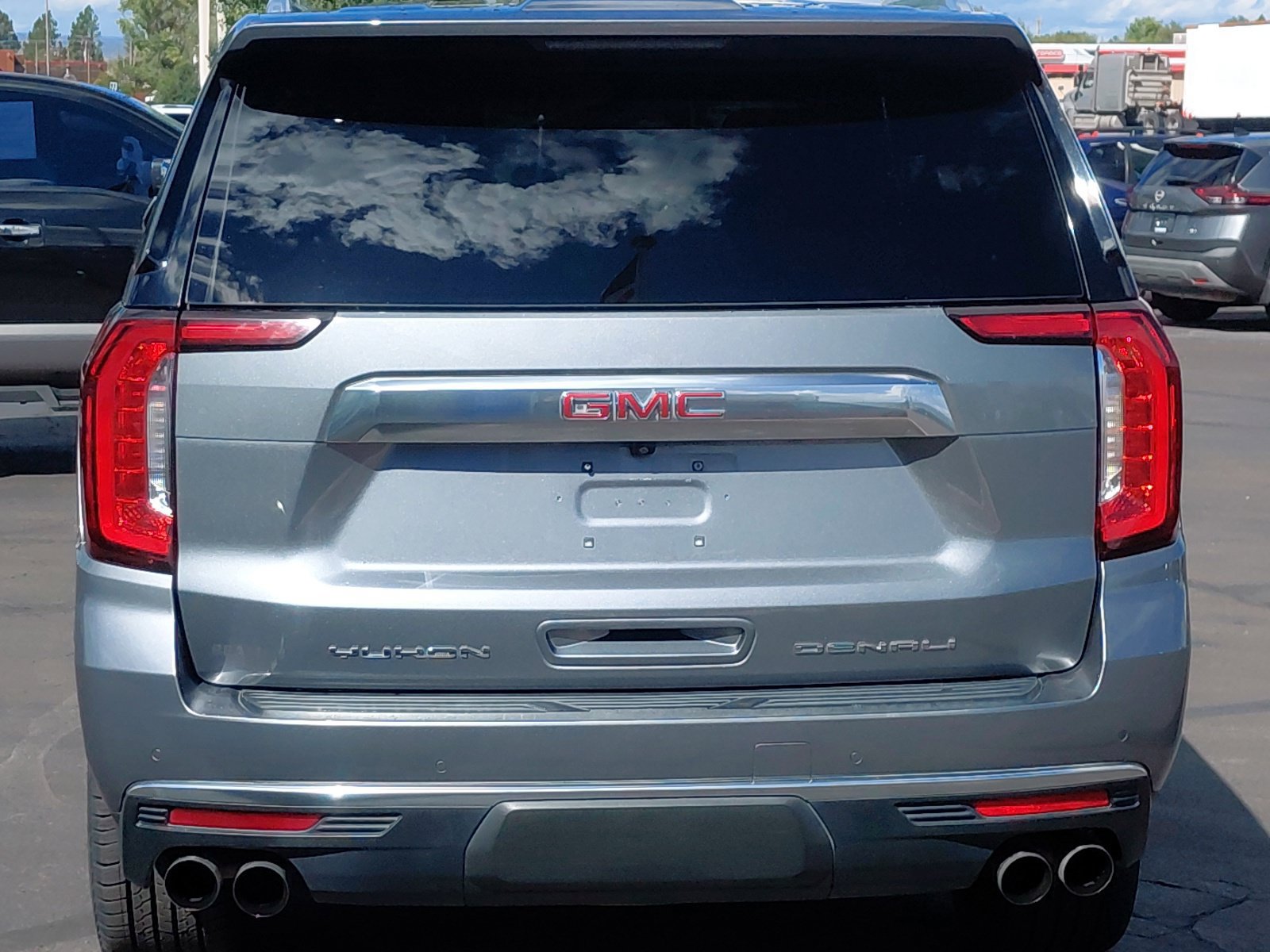 Used 2021 GMC Yukon Denali AWD/4WD image 4