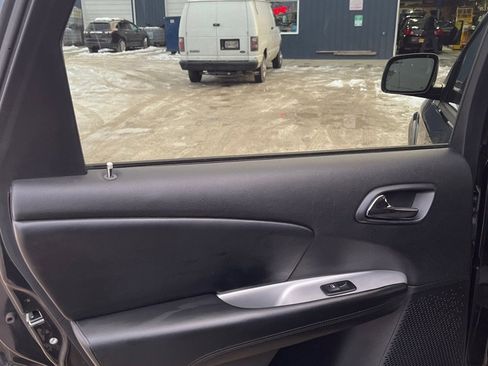 Used 2013 Dodge Journey SXT image 13