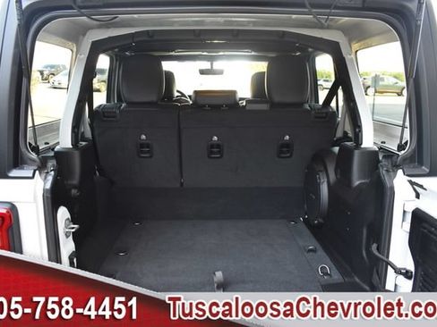 Used 2023 Jeep Wrangler Unlimited Sahara w/ Cold Weather Group AWD/4WD image 10