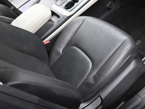 Used 2024 Kia Carnival LX FWD image 31