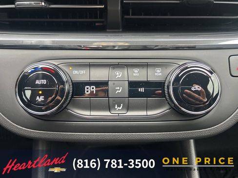 Used 2025 Buick Envista Preferred image 29