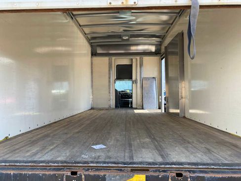 Used 2017 Ford E-450 and Econoline 450 Super Duty image 19