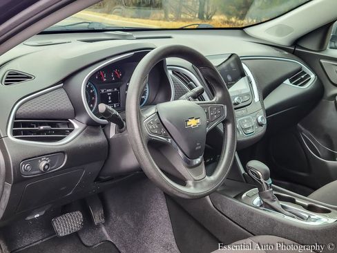 Used 2023 Chevrolet Malibu LS image 9
