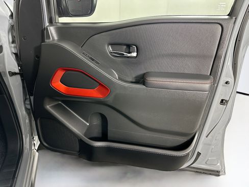 Used 2024 Nissan Frontier PRO-4X w/ Off-Road Protection Package image 30