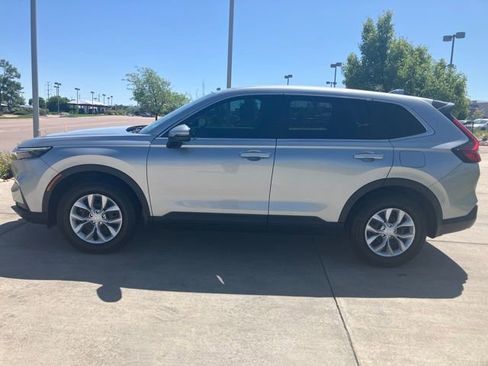 Used 2025 Honda CR-V LX image 5