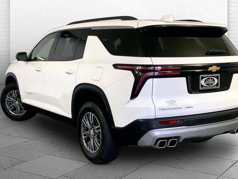 Used 2024 Chevrolet Traverse LT AWD/4WD image 11