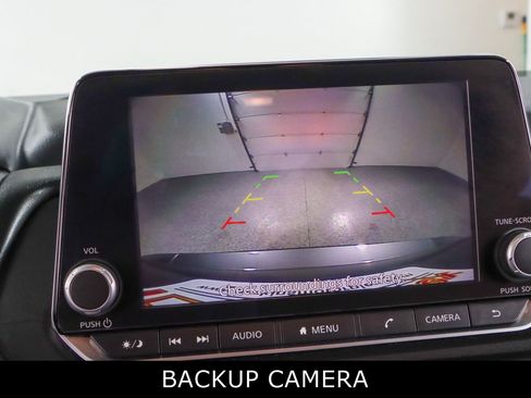 Used 2024 Nissan Rogue S FWD image 18