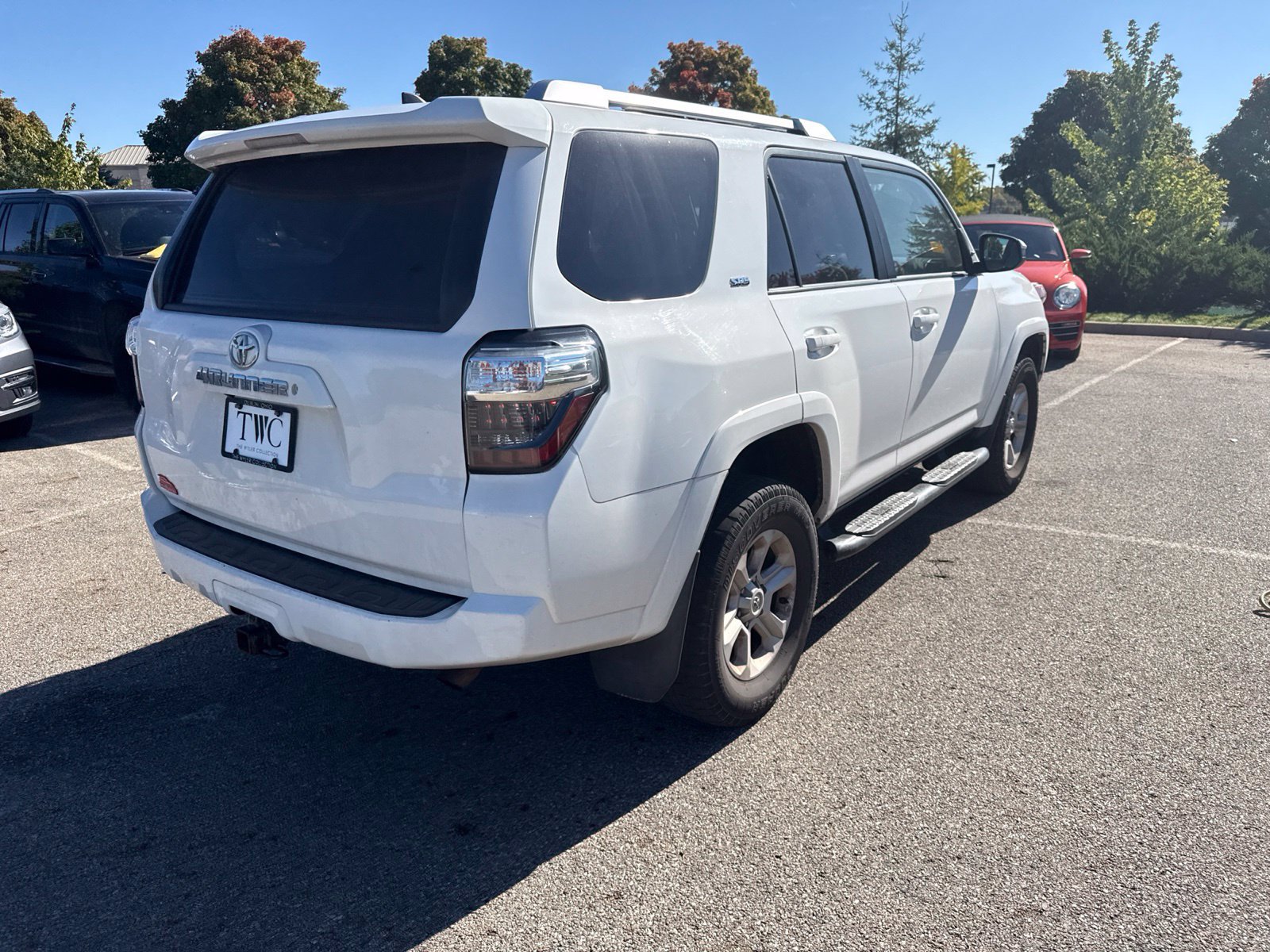 Used 2016 Toyota 4Runner SR5 AWD/4WD image 5