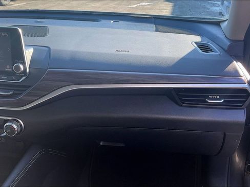 Used 2023 Nissan Altima 2.5 SV image 15