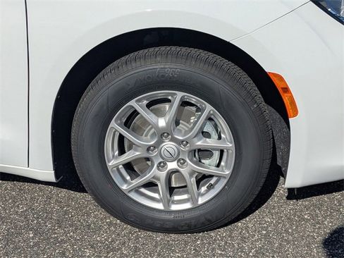 New 2026 Chrysler Voyager LX image 11