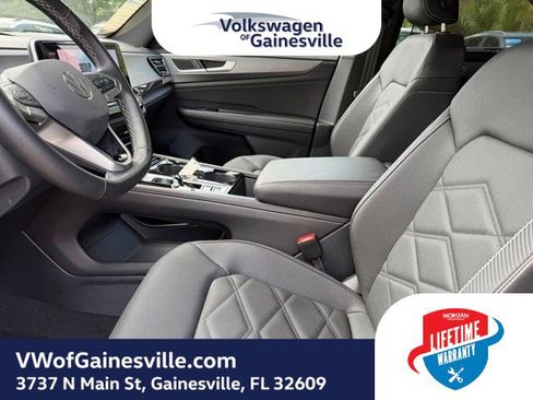 Certified 2025 Volkswagen Atlas Cross Sport SE AWD/4WD image 20