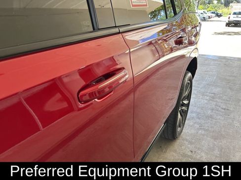 Used 2021 Cadillac Escalade Sport Platinum RWD image 17