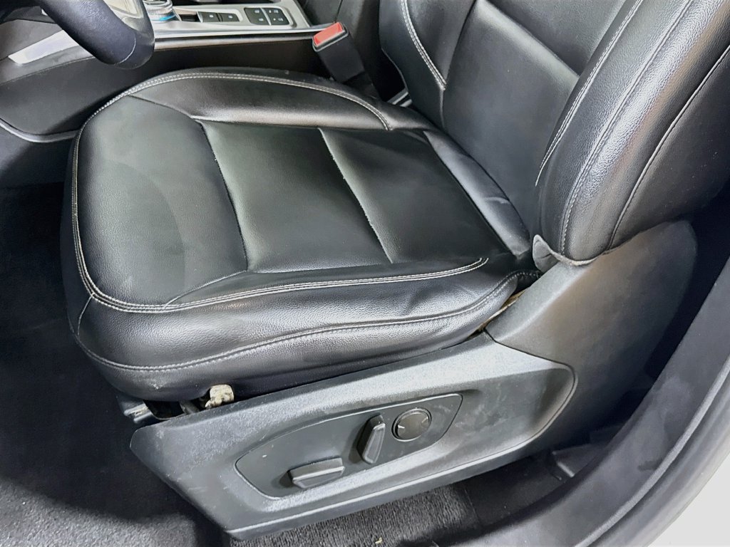 Used 2021 Ford Explorer XLT w/ Equipment Group 202A RWD image 23
