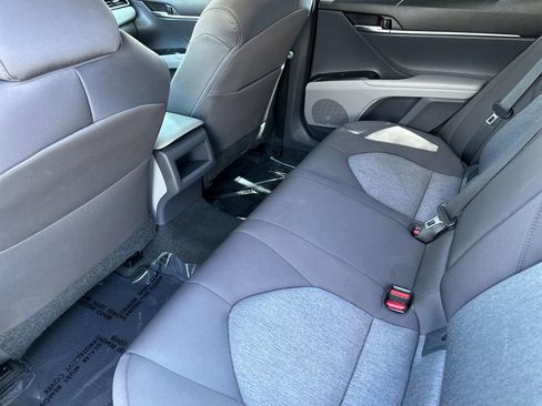 Used 2019 Toyota Camry LE FWD image 11