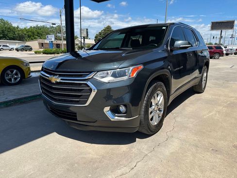 Used 2020 Chevrolet Traverse LT FWD image 4
