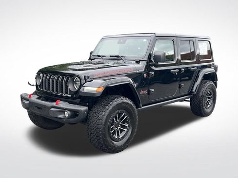 Used 2024 Jeep Wrangler Unlimited Rubicon AWD/4WD image 2