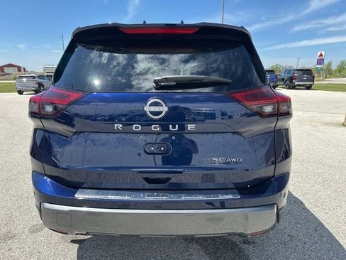 Used 2025 Nissan Rogue SL w/ Tech Package AWD/4WD image 4