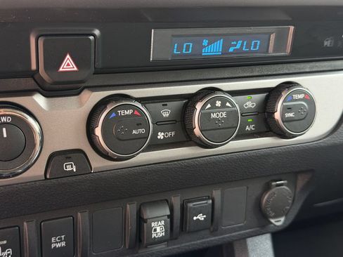 Used 2023 Toyota Tacoma SR5 w/ Technology Package AWD/4WD image 28