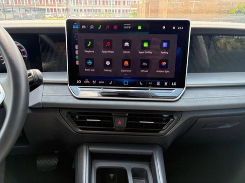 Used 2026 Volkswagen Tiguan SE AWD/4WD image 14