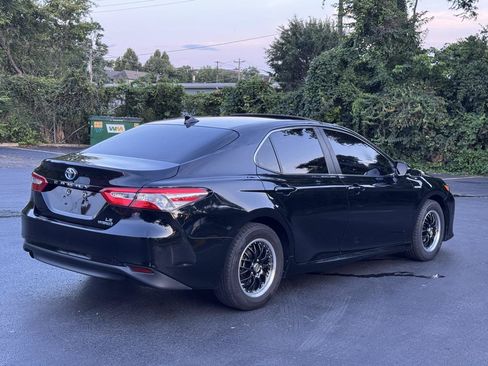 Used 2020 Toyota Camry LE w/ Sunroof Package FWD image 7
