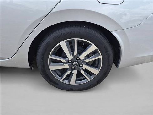 Used 2023 Nissan Versa SV FWD image 8