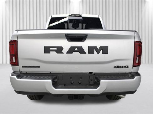 New 2026 RAM 2500 Big Horn AWD/4WD image 4