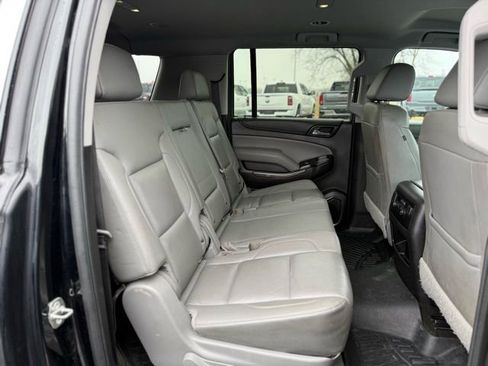 Used 2018 Chevrolet Suburban LT image 19