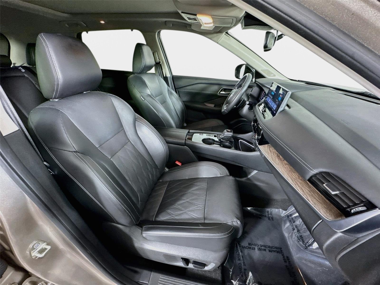 Certified 2024 Nissan Rogue Platinum w/ Platinum Premium Package FWD image 29