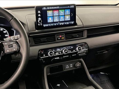 Used 2024 Honda Pilot Touring image 6