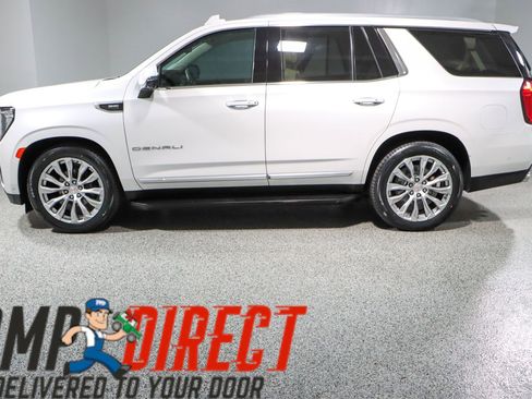 Used 2024 GMC Yukon Denali w/ Advanced Technology Package AWD/4WD image 10