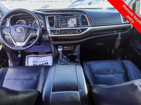 Used 2018 Toyota Highlander Limited Platinum image 4