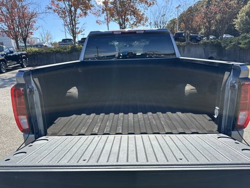 Used 2024 GMC Sierra 1500 SLE image 19