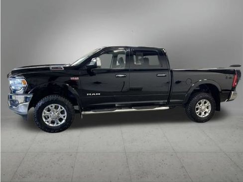Used 2022 RAM 2500 Laramie AWD/4WD image 2