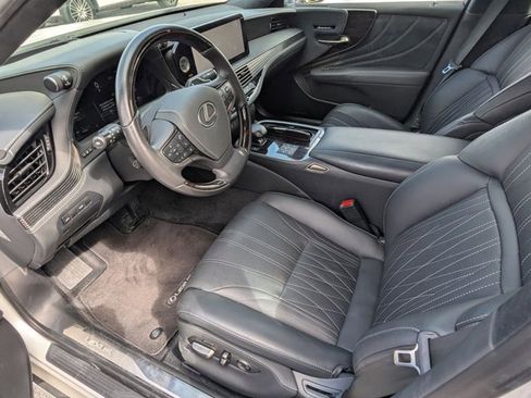 Used 2024 Lexus LS 500 w/ Interior Upgrade Package RWD image 12