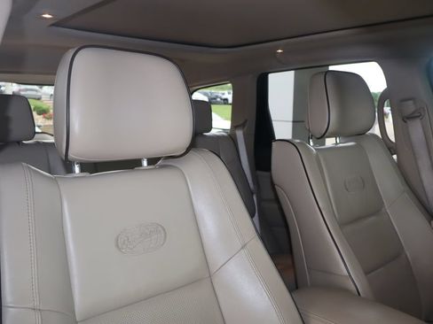 Used 2018 Jeep Grand Cherokee Overland AWD/4WD image 43