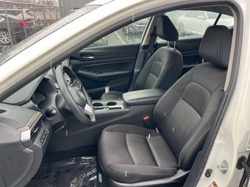 Used 2025 Nissan Altima 2.5 SV image 37