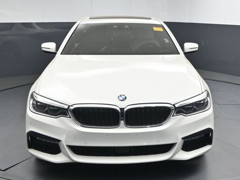 Used 2018 BMW 540i xDrive image 2
