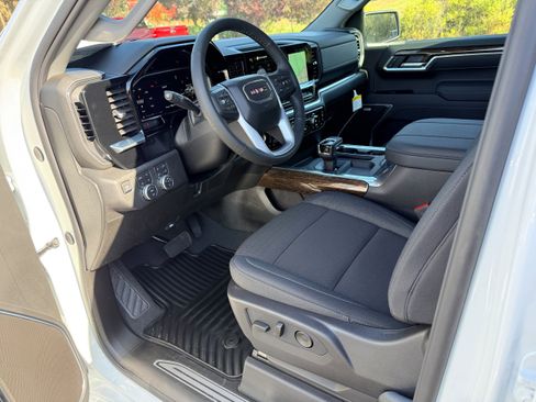 New 2026 GMC Sierra 1500 Elevation w/ Preferred Package image 11