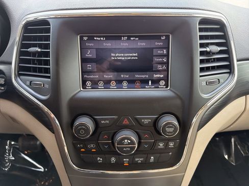 Used 2019 Jeep Grand Cherokee Laredo RWD image 20
