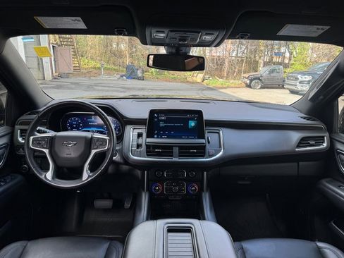 Used 2022 Chevrolet Suburban Z71 w/ Luxury Package image 10