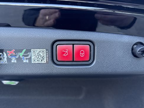 New 2026 Mercedes-Benz E 350 Sedan image 15